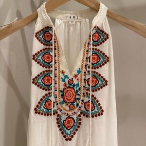 3/$10 🛒🛍️ THML White Floral Embroidered Sleeveless Dress - Size XS